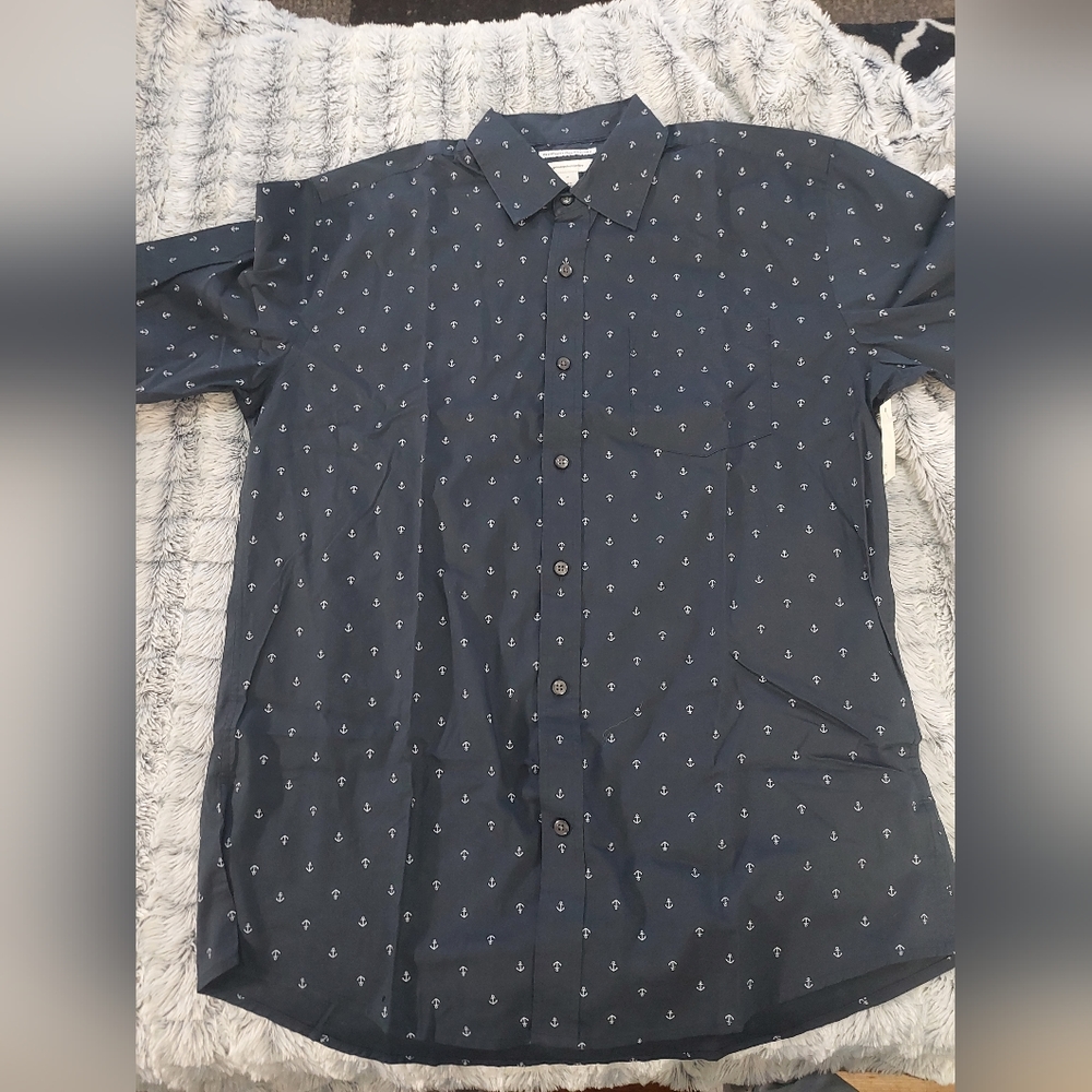 Amazon Essentials short sleeve‎ button down size medium